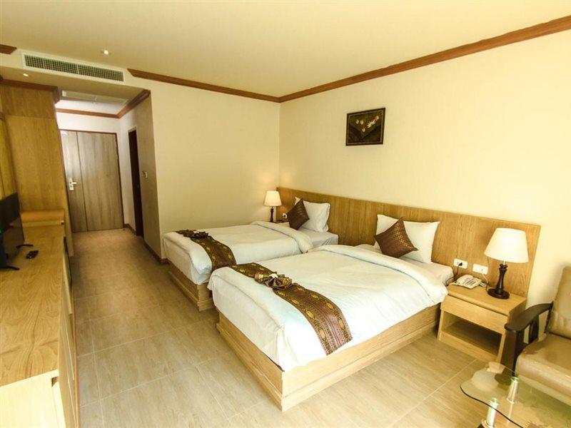 Airport Beach Hotel Phuket - Sha Extra Plus Nai Yang Luaran gambar